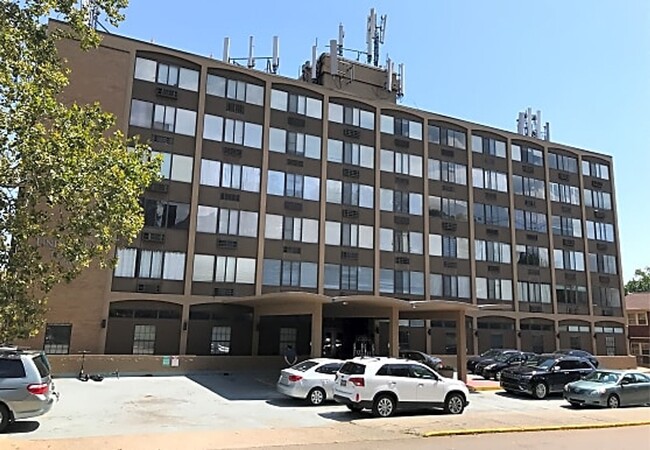 Building Photo - Move in Now - No Rent due until October!! ... Unit 516 Rental