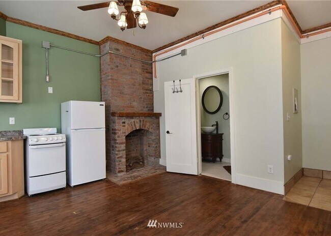2922 Hoyt Ave Unit 101