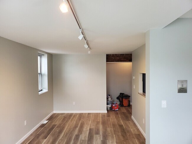 Photo - 33 Brainerd Rd Unidad 112