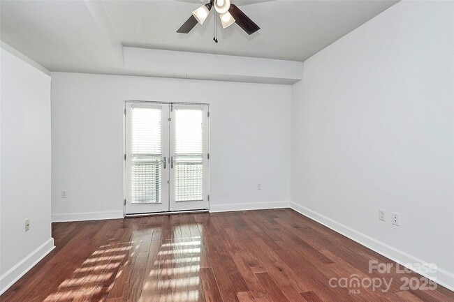 Photo - 1315 East Blvd Unidad 334