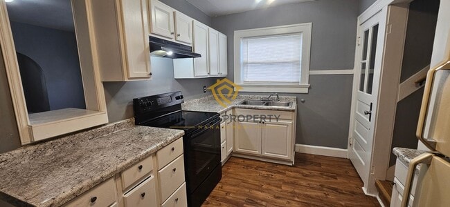 Photo - 44-46 S Ewing St Unit 46 S Ewing St