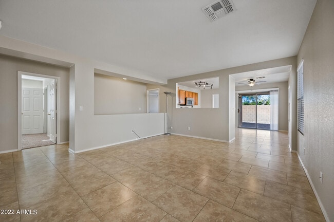 Photo - 2820 E Augusta Ave