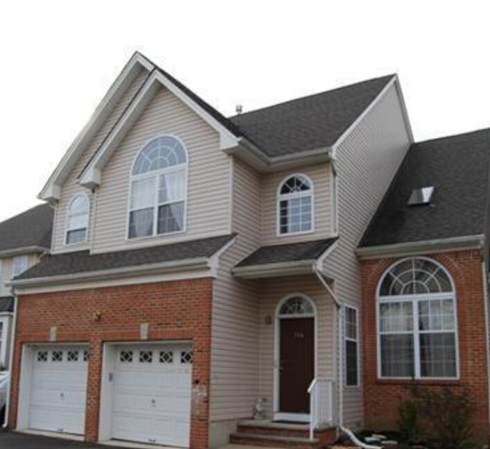 Photo - 704 Heron Ct House