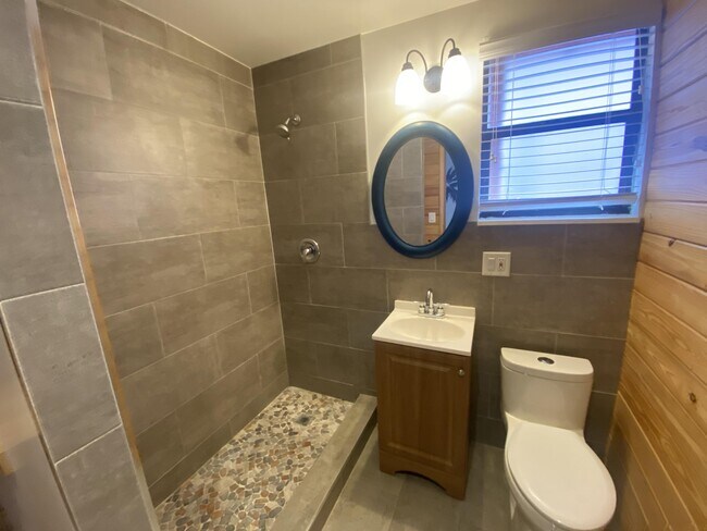 Photo - 17 S L St Unit 1