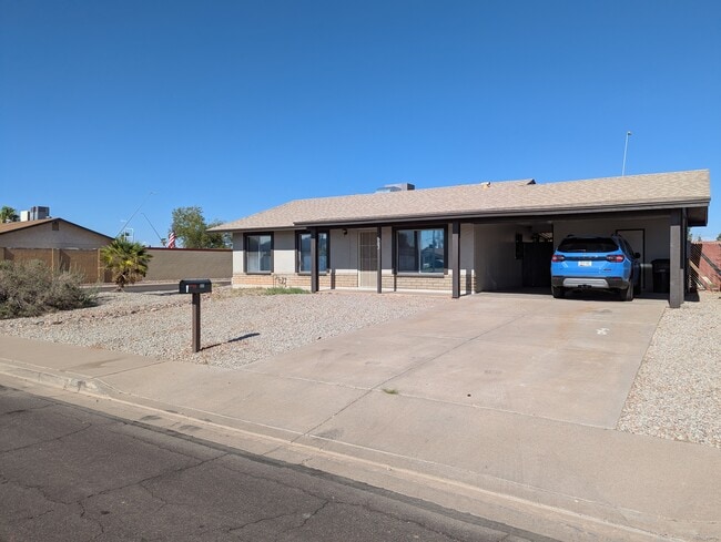 Photo - 563 N Santa Anna