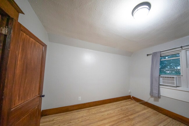 Building Photo - 749 New Hampshire St Unit 1 Rental