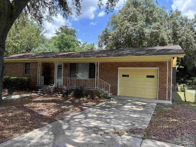 Photo - 1240 Dunmire St House