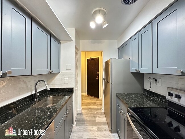 Photo - 3815 N Pine Grove Ave