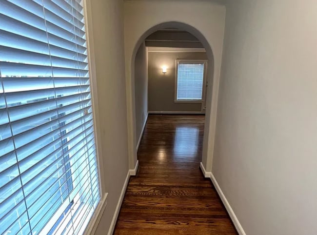 Photo - 421 Summit Ave E