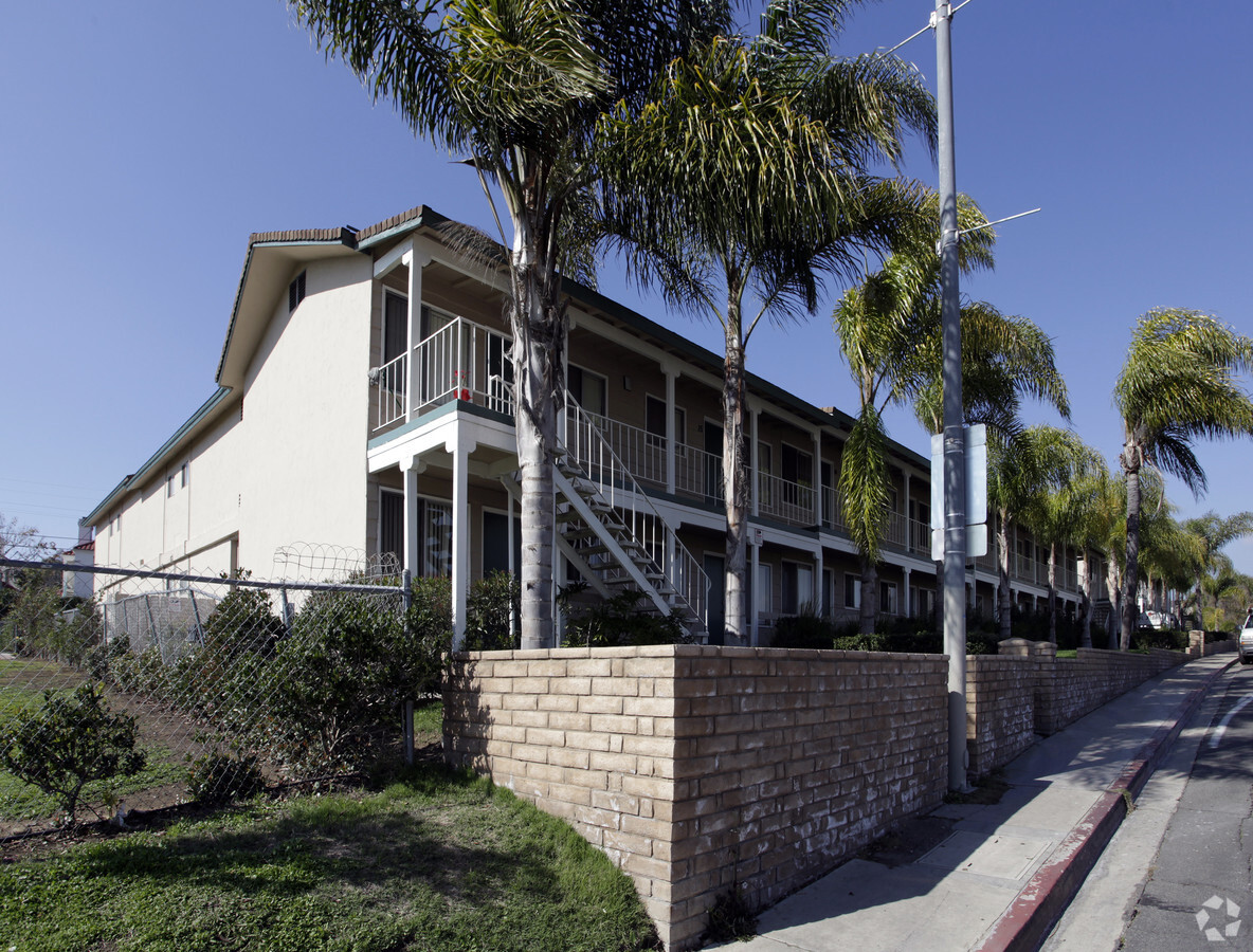 St. Francis Apartments - St. Francis Apartments