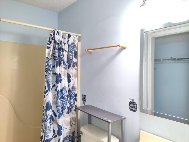 Photo - 510 Fairwood Lakes Dr Unit 19E