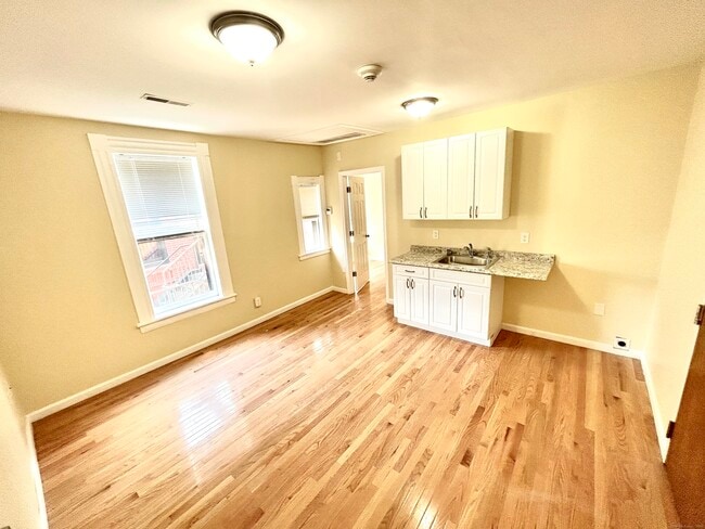 Photo - 135 W Main St Unit 4C