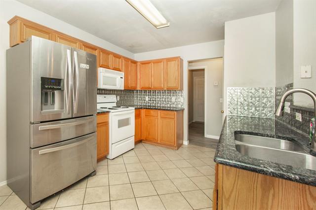 Photo - 1104 Oak St