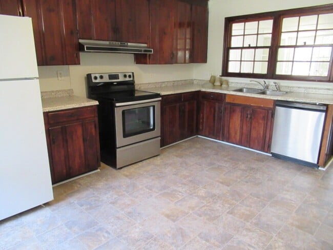 Photo - 131 Frances Pl