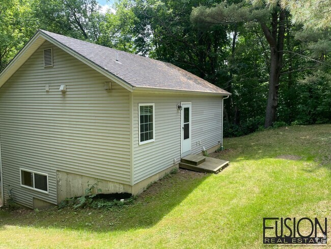 Building Photo - Peaceful Setback House in Essex Junction VT