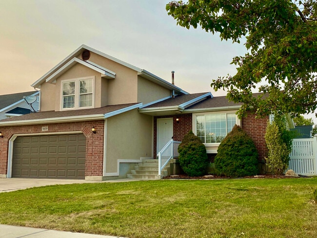 Building Photo - 1620 W 1500 S Rental
