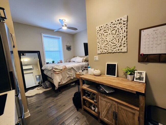 Photo - Contemporary studio in Lincoln Park Unidad 110