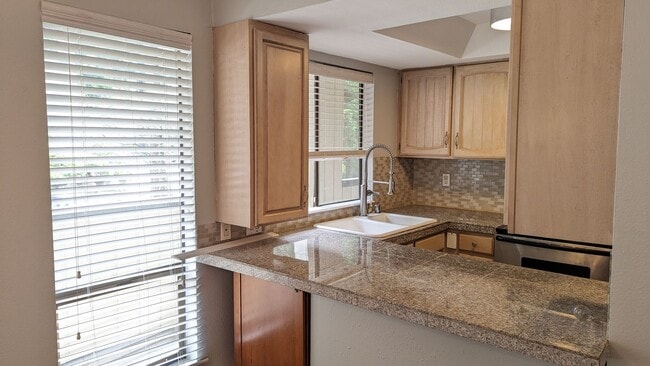 Photo - 10819 NE 37th Pl Unit 107