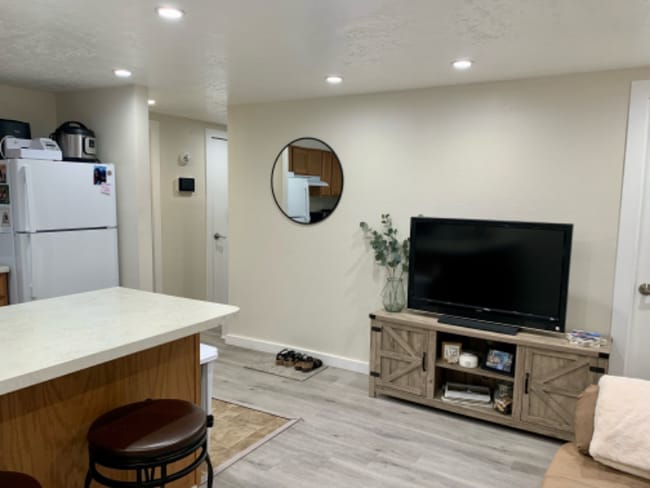 Photo - 138 W 800 N St