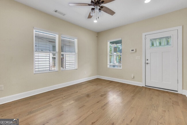 Photo - 998 Mayson Turner Rd NW Apartamento