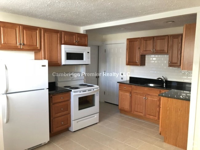 Building Photo - 55 Bonair St Unit A Rental