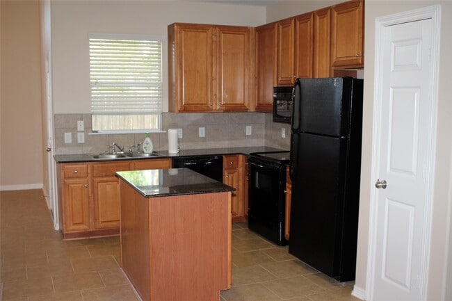 Photo - 919 Sterling Creek Cir