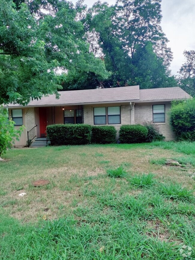Building Photo - 3 Bedroom 1 Bath House