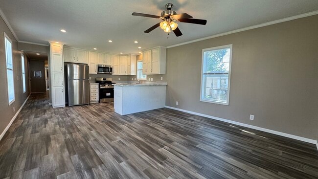 310 22nd St NW