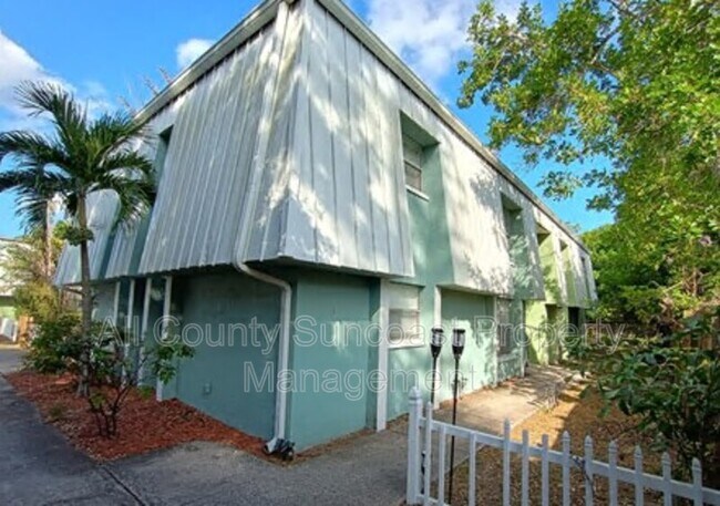 Photo - 7501 35th St N Unidad #A
