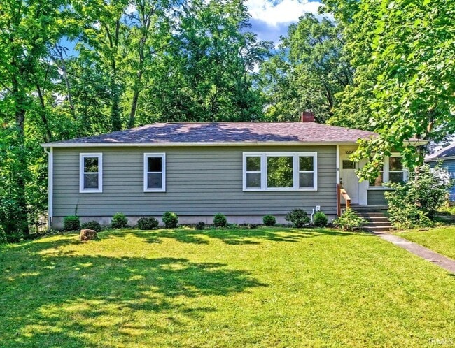 Building Photo - 1604 E University St