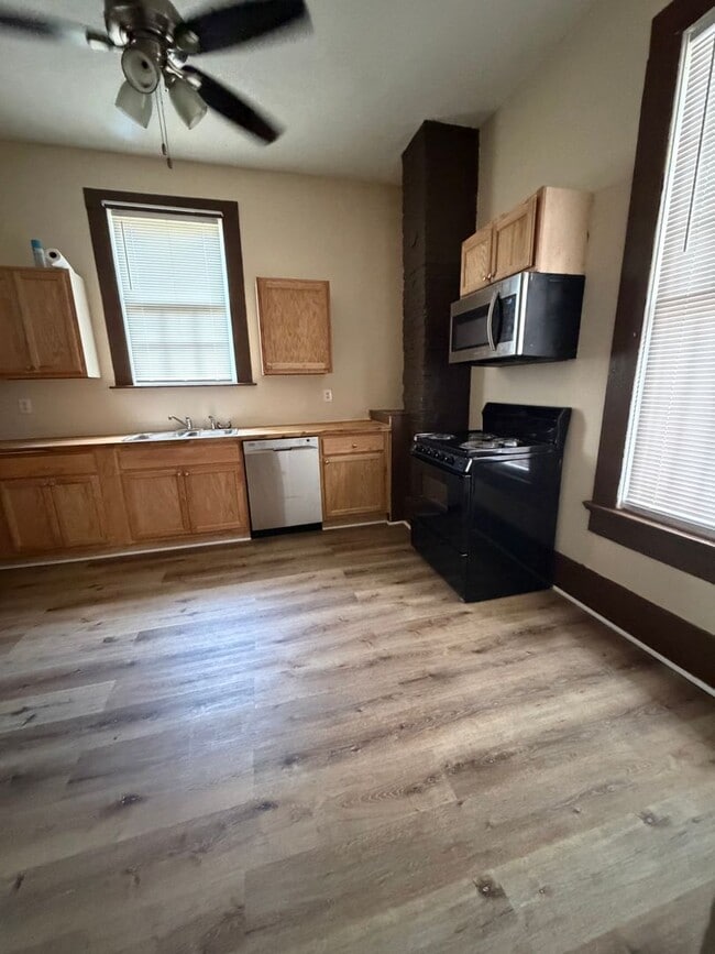 Photo - 1042 N Highland Ave