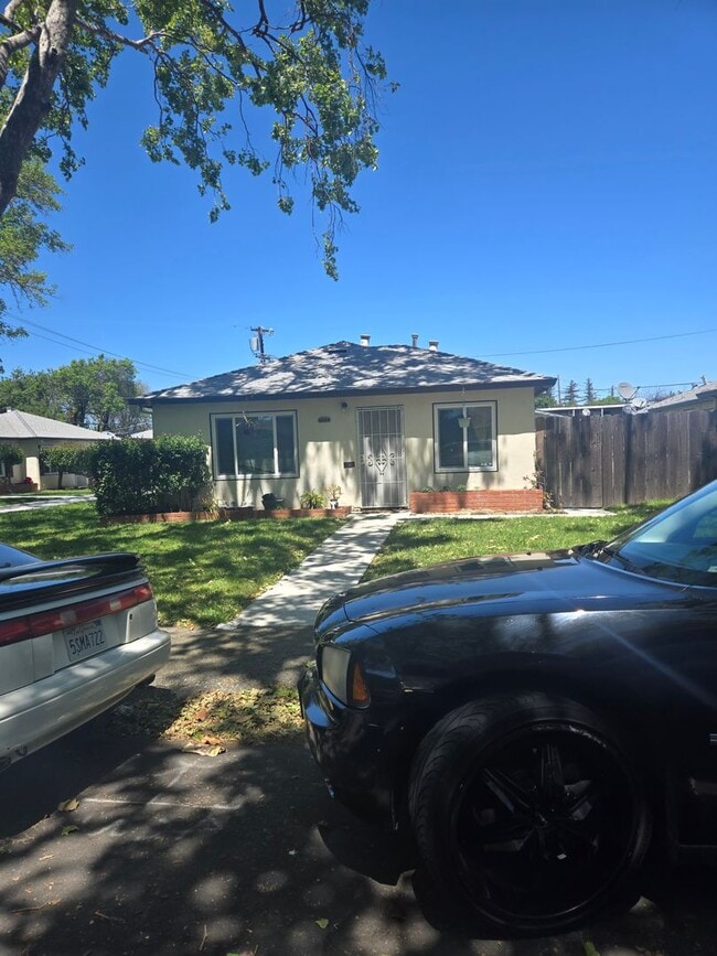 Building Photo - 512 Carpenter St Unit 516 Carpenter St