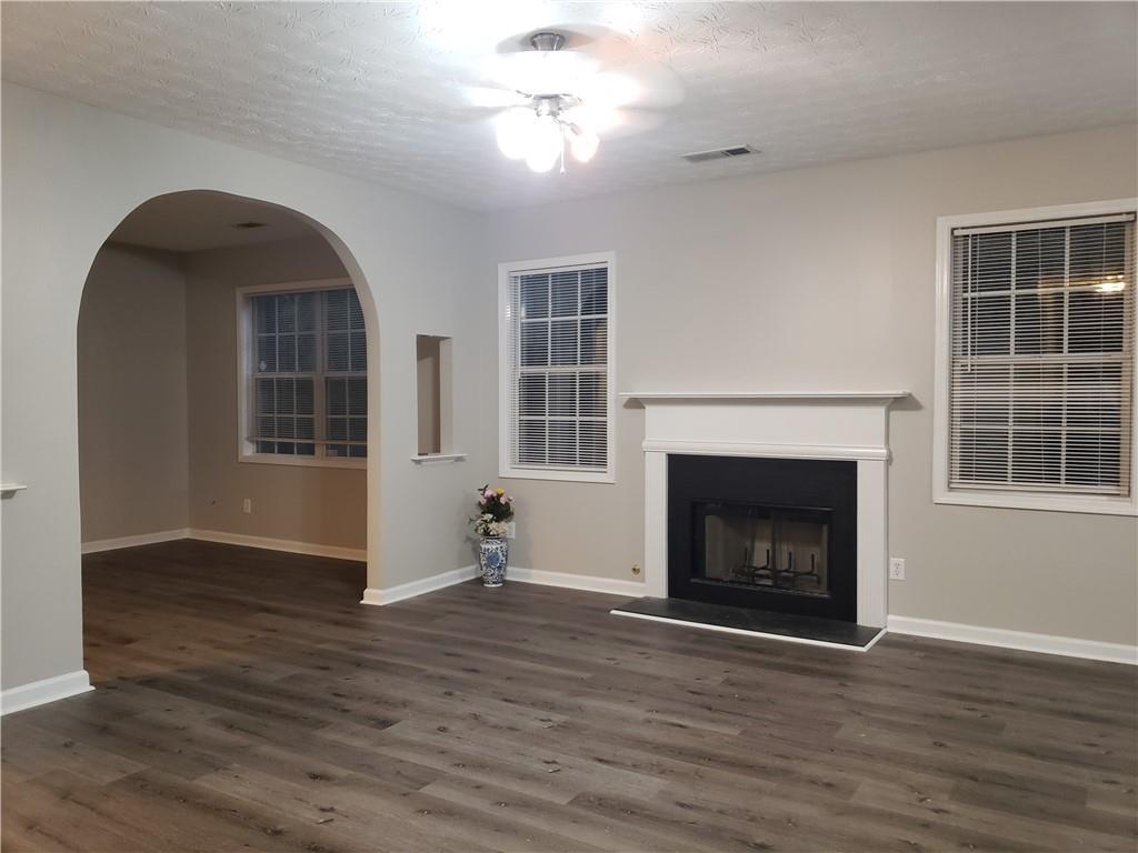Photo - 2024 Longmont Dr