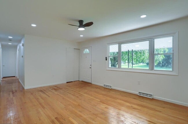 Photo - 426 Linden St
