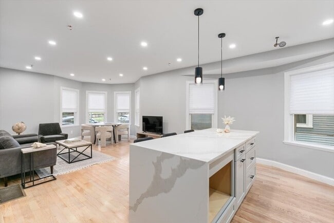 Photo - 755 Boylston St Unit B