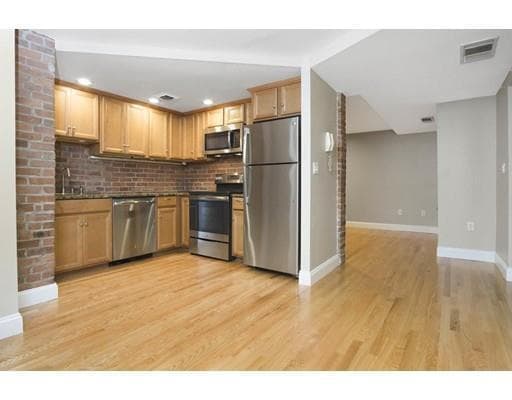 Building Photo - 95 Gainsborough St Unit 007 Rental