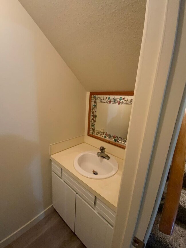 Photo - ** COMING SOON!** Cozy 2 Bed/1.5 Bath Cond... Unidad 203/3