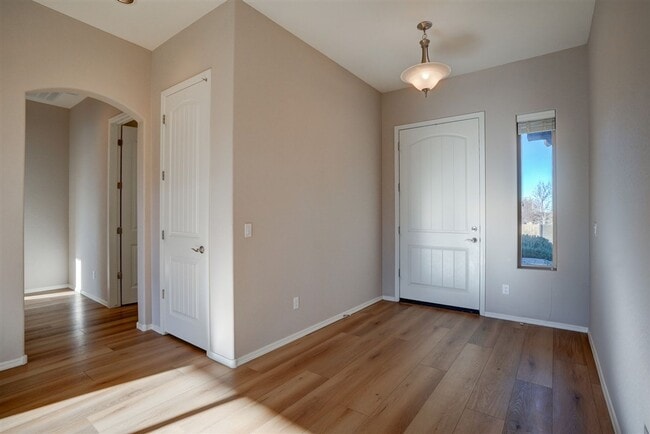 Photo - 3 Bedroom + Den, 2 Bath, 3 Car Garage Home for Rent in Granville!