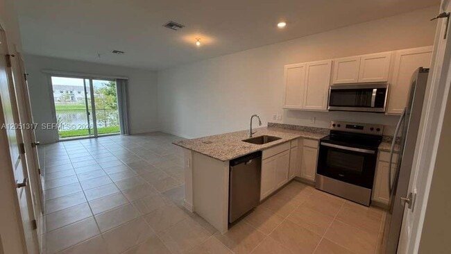 Photo - 149 Lakeside Lndg Ct