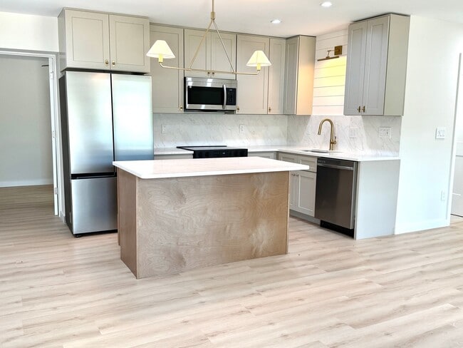 Photo - 2624 2nd St SW