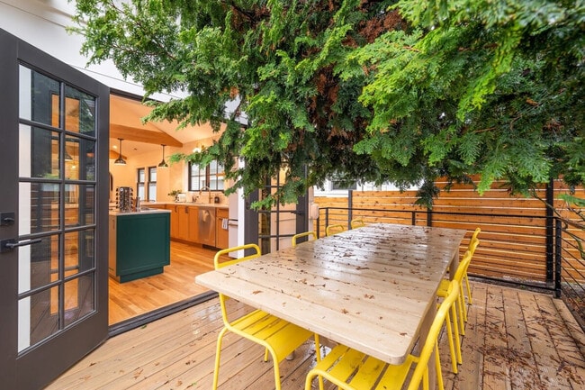 Photo - 2457 4th Ave W Unit ID1035899P