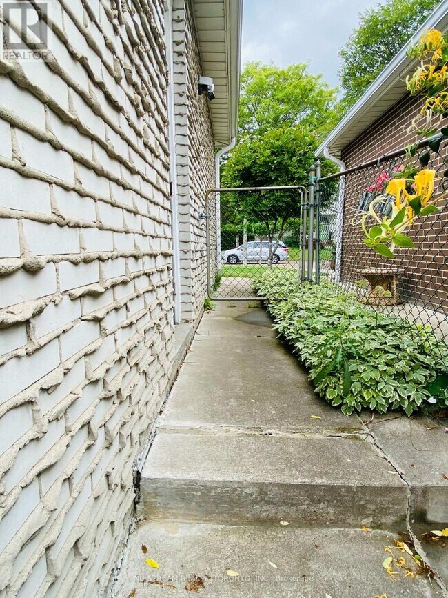 Photo - 10 Southdale Dr