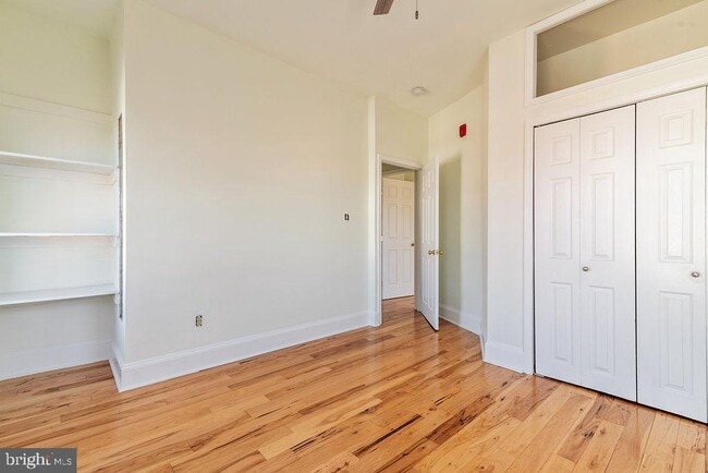 Photo - 2738 Poplar St