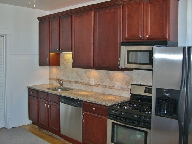 Photo - 1922 W Irving Park Rd Unit 3