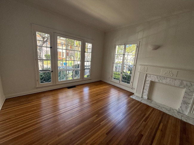 Photo - 1062 Masselin Ave Unidad 1062