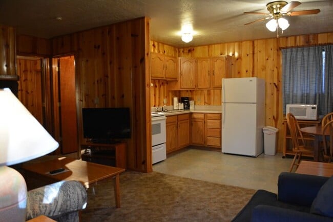Photo - 237 E White Mountain Blvd