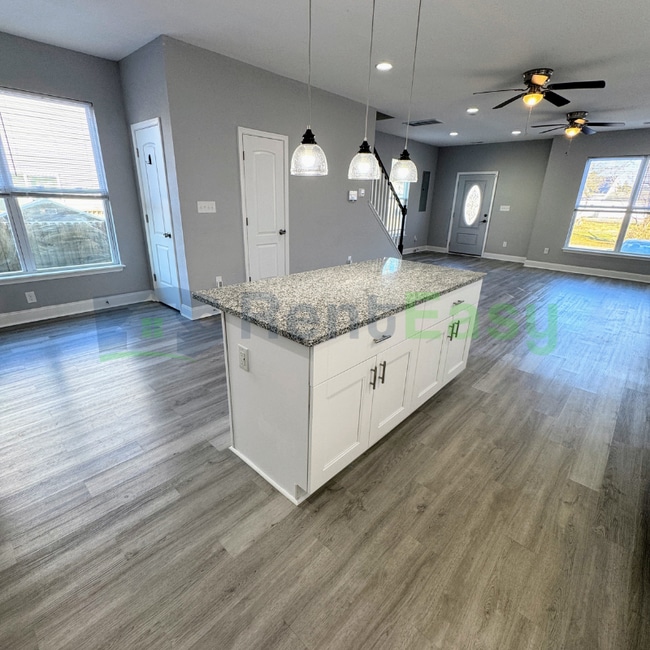 Photo - 511 Mason Ave