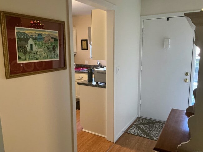 Photo - 504 Heritage Vlg Unidad B