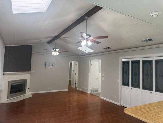 Photo - Lovely Crowley Home For Lease