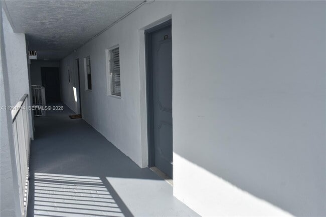 Photo - 9450 Live Oak Pl Unit 303